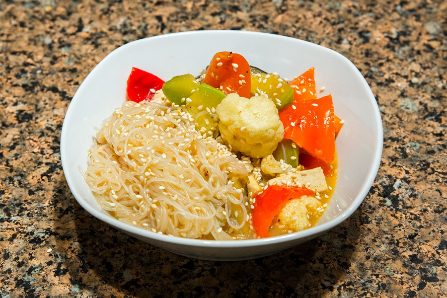Фунчоза с тофу и овощами