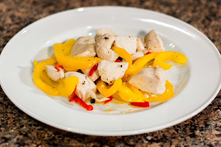 Курица с перцем и лимоном